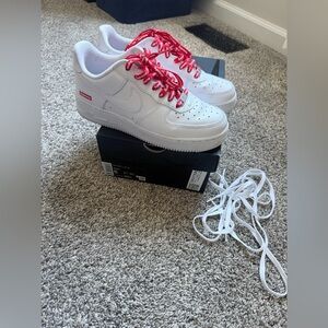 Nike Air Force 1 Supreme White sz 6Y